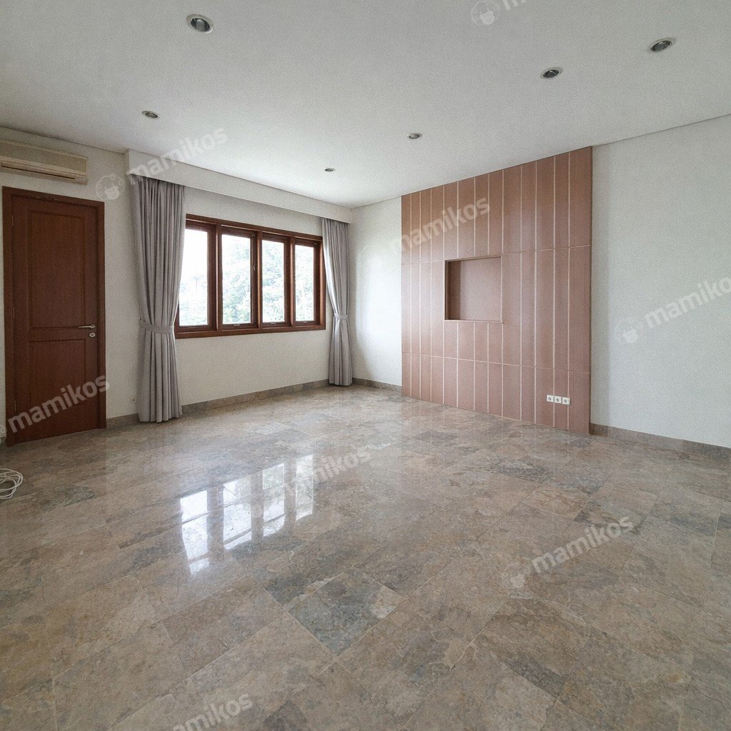 Rumah Sertifikat SHM 5 Kamar Tidur 4 Kamar Mandi Pondok Indah Jakarta Selatan - Photo 2