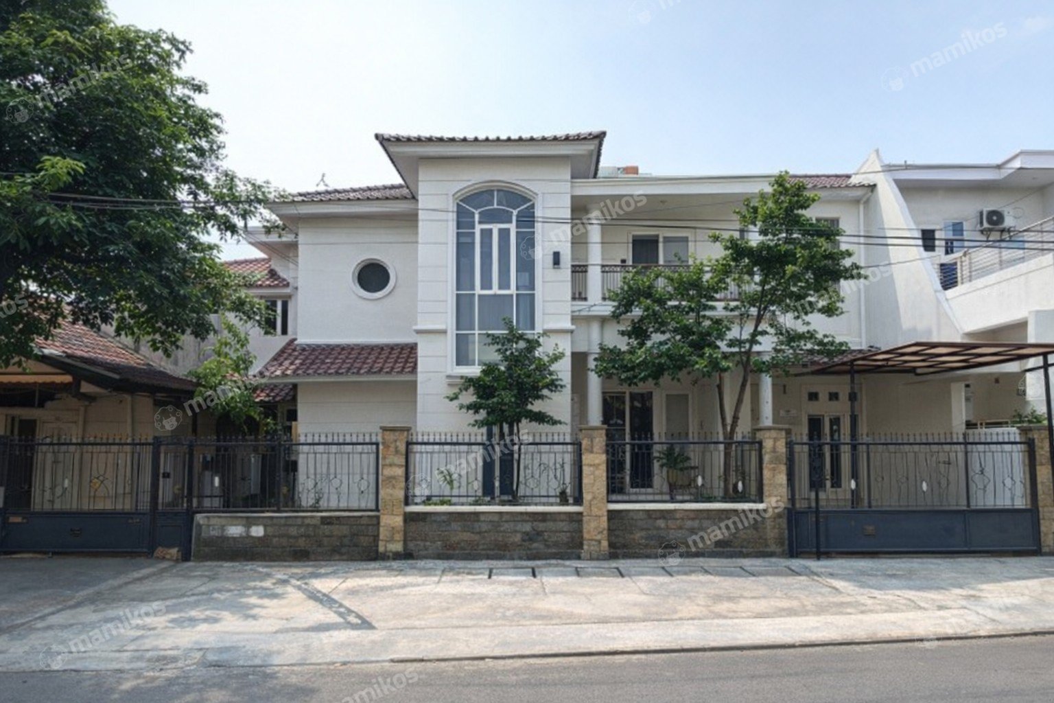 Rumah Sertifikat SHM 5 Kamar Tidur 5 Kamar Mandi Cipayung Jakarta Timur