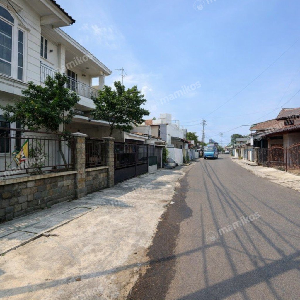 Rumah Sertifikat SHM 5 Kamar Tidur 5 Kamar Mandi Cipayung Jakarta Timur - Photo 2