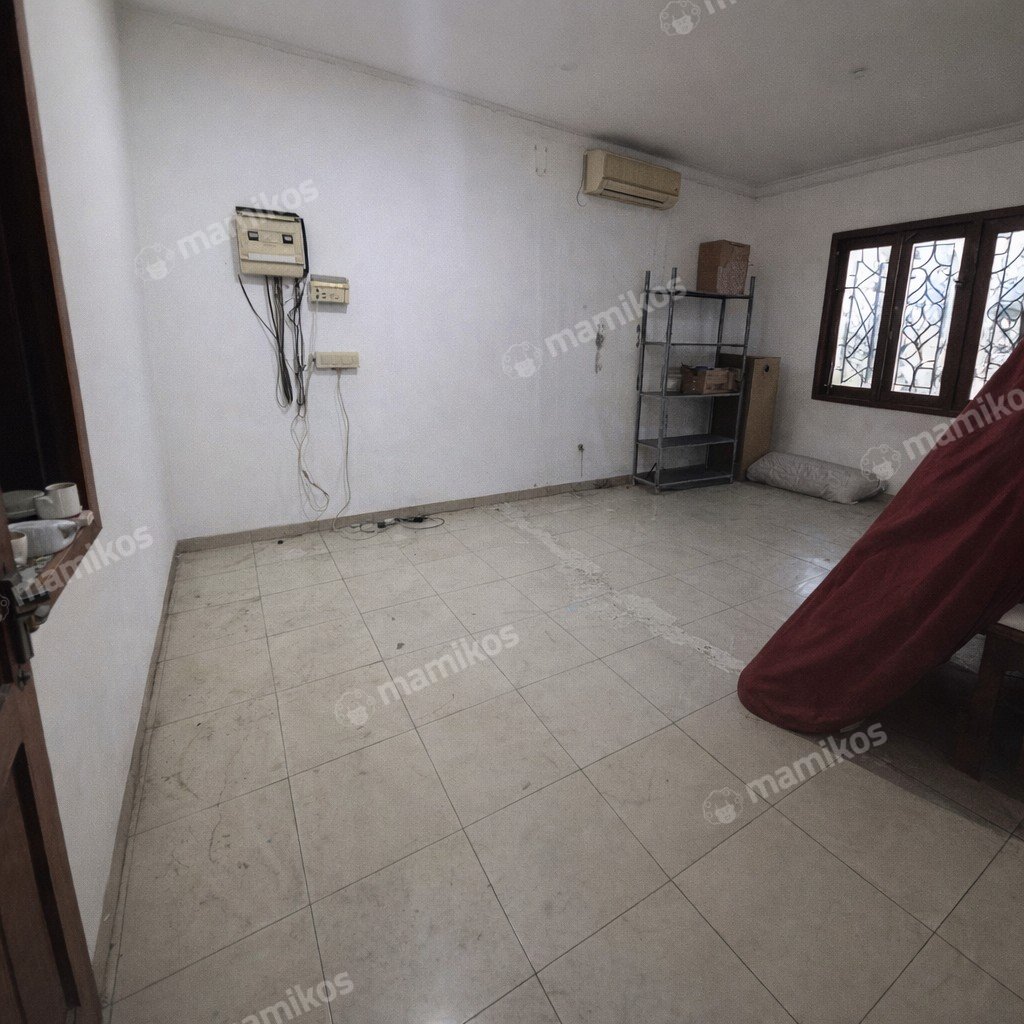 Rumah Sertifikat SHM 4 Kamar Tidur 3 Kamar Mandi Tanjung Duren Jakarta Barat - Photo 2