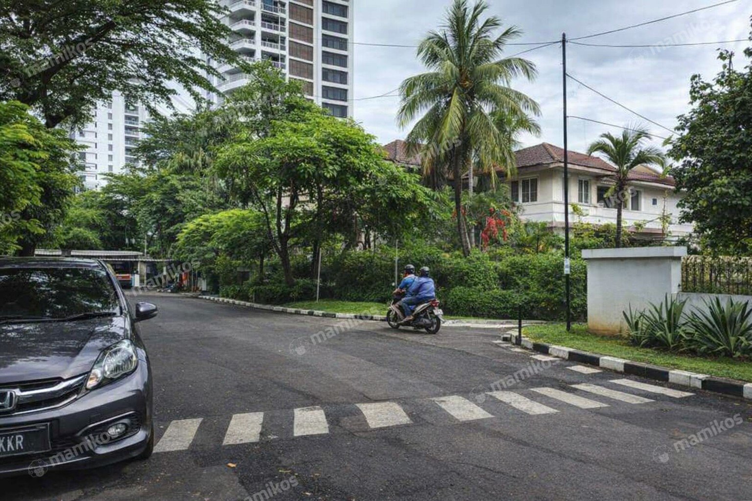 Rumah Sertifikat SHM 4 Kamar Tidur 3 Kamar Mandi Gandaria Jakarta Selatan - Photo 4