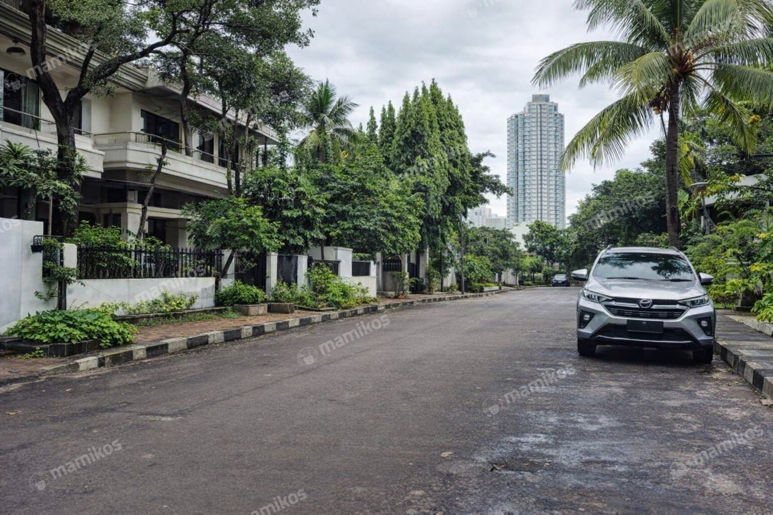 Rumah Sertifikat SHM 4 Kamar Tidur 3 Kamar Mandi Gandaria Jakarta Selatan - Photo 5