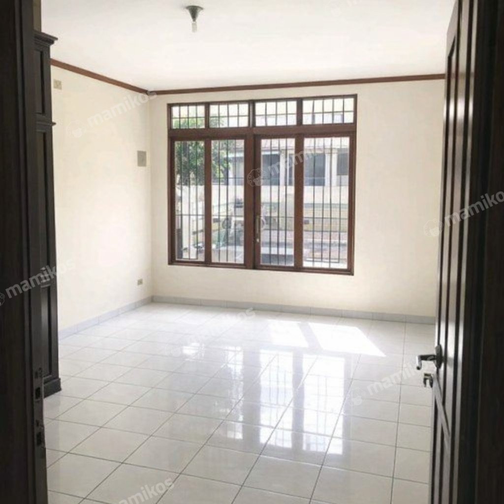 Rumah Sertifikat SHM 5 Kamar Tidur 4 Kamar Mandi Pondok Indah Jakarta Selatan - Photo 5