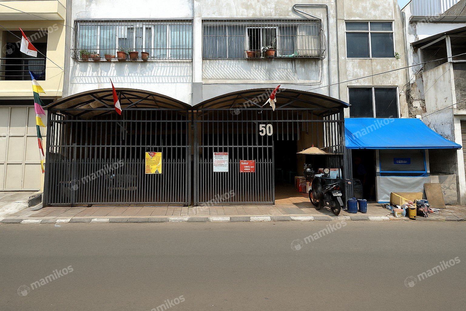 Rumah Sertifikat SHM 3 Kamar Tidur 3 Kamar Mandi Tambora Jakarta Barat