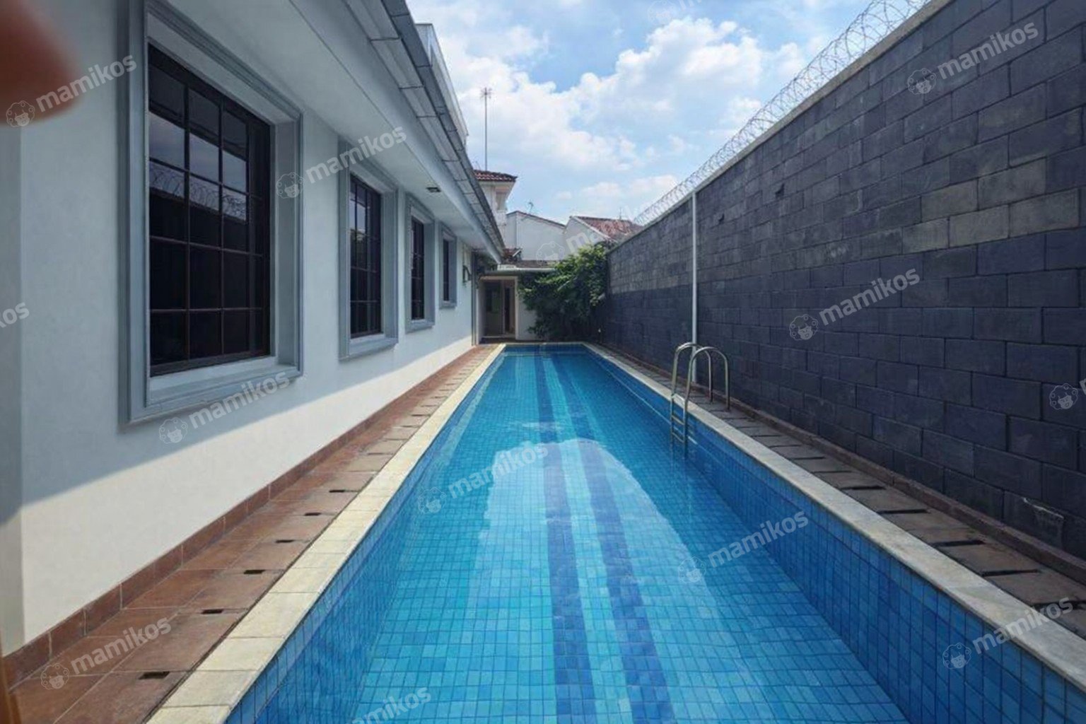 Rumah Sertifikat SHM 8 Kamar Tidur 6 Kamar Mandi Veteran Jakarta Selatan