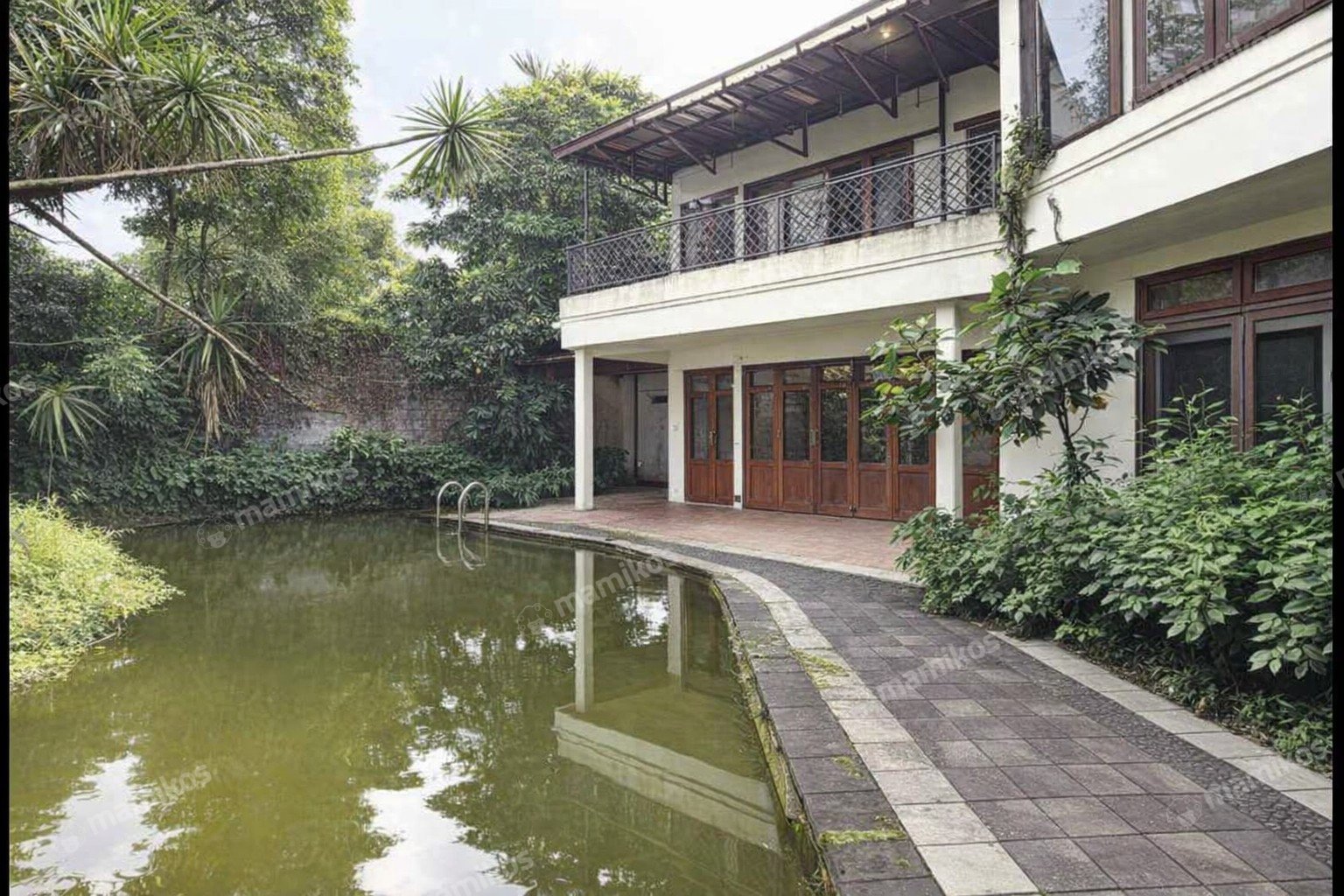 Rumah Sertifikat SHM 8 Kamar Tidur 4 Kamar Mandi Pondok Indah Jakarta Selatan