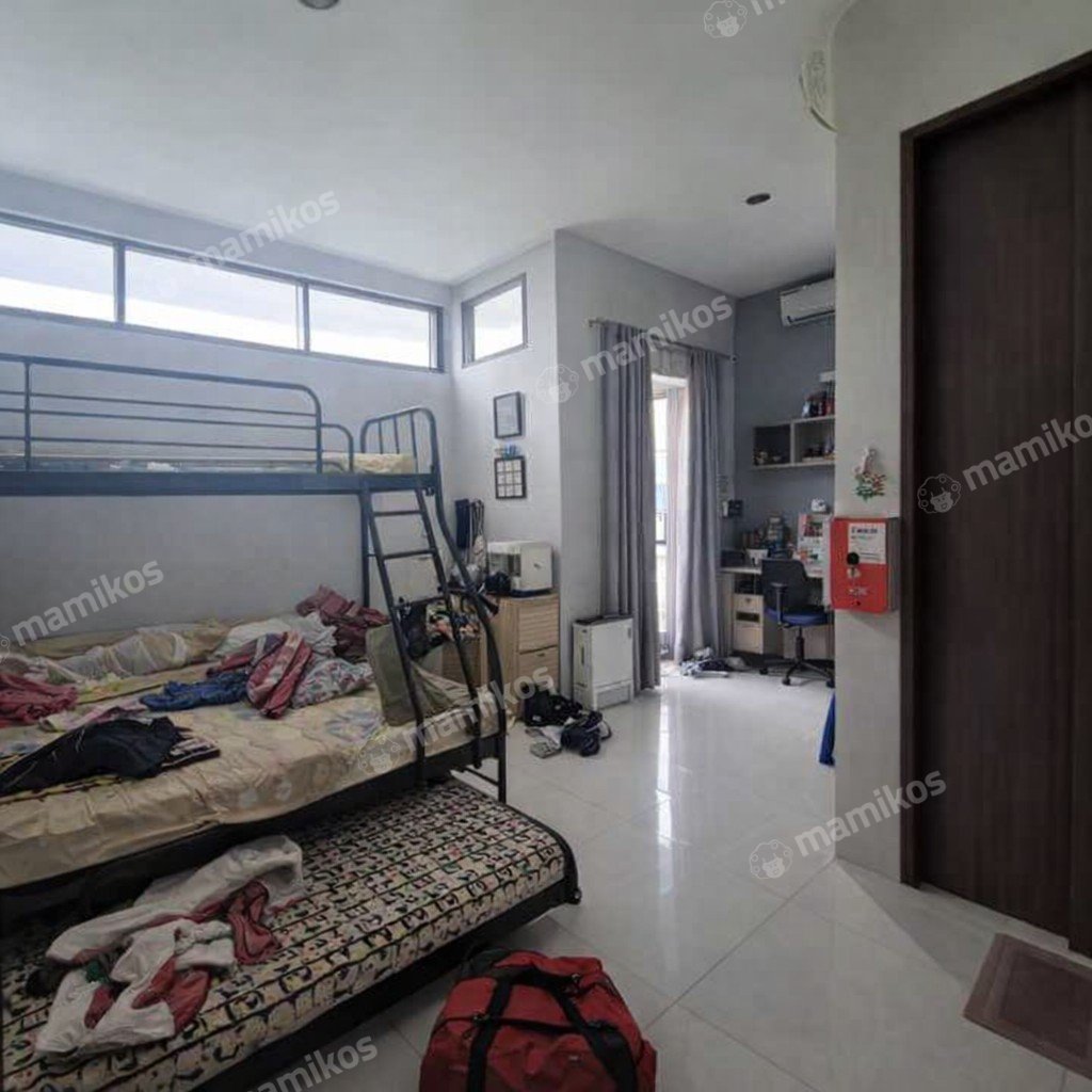 Rumah Sertifikat SHM 5 Kamar Tidur 5 Kamar Mandi Green Ville Jakarta Barat - Photo 2