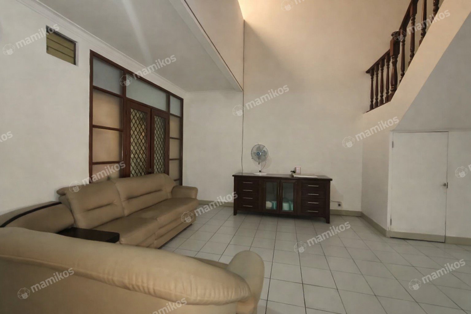 Rumah Sertifikat SHM 3 Kamar Tidur 3 Kamar Mandi Pantai Indah Kapuk Jakarta Utara - Photo 2