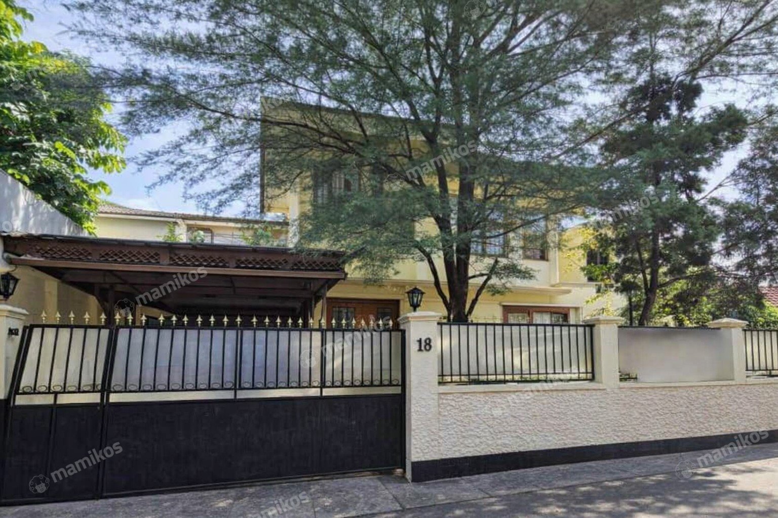 Rumah Sertifikat SHM 6 Kamar Tidur 6 Kamar Mandi Cipete Jakarta Selatan