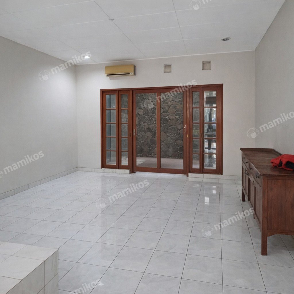 Rumah Sertifikat SHM 3 Kamar Tidur 3 Kamar Mandi Taman Surya Jakarta Barat - Photo 3