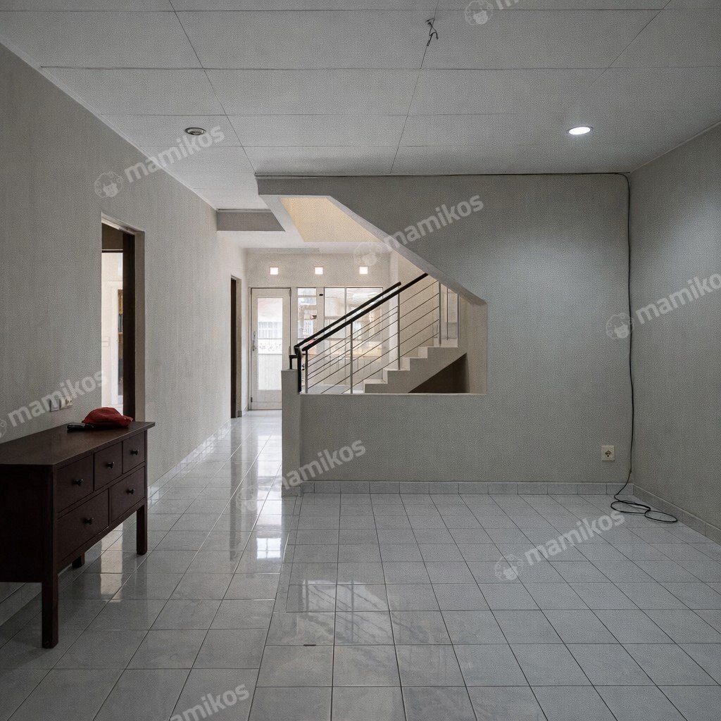 Rumah Sertifikat SHM 3 Kamar Tidur 3 Kamar Mandi Taman Surya Jakarta Barat - Photo 4