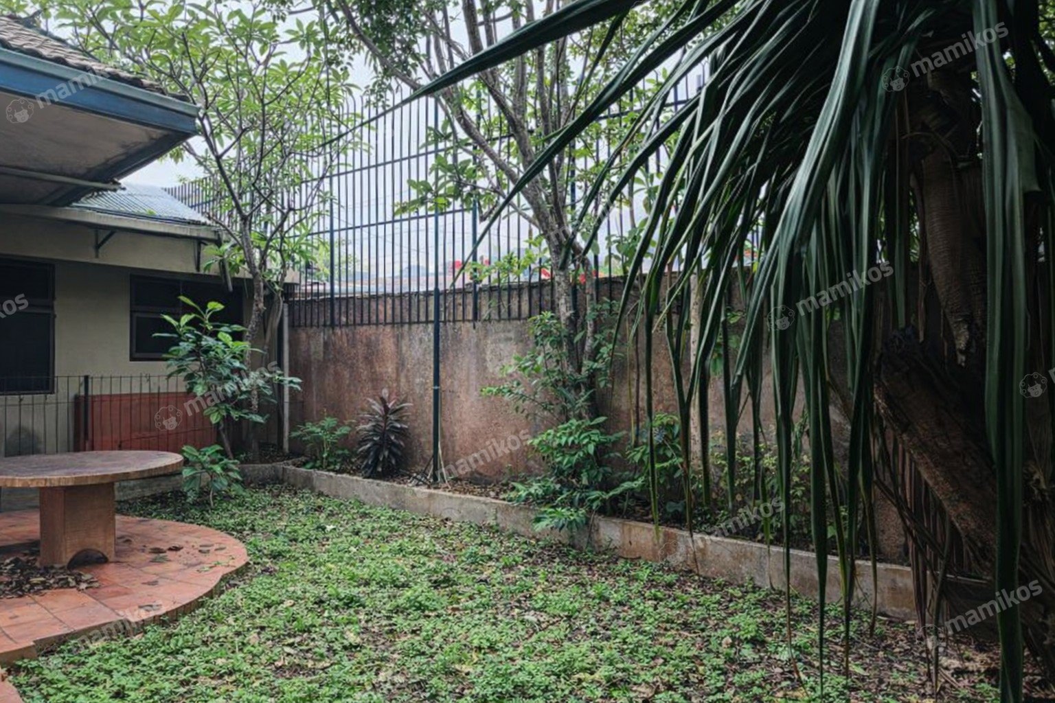 Rumah Sertifikat SHM 5 Kamar Tidur 5 Kamar Mandi Cipete Jakarta Selatan