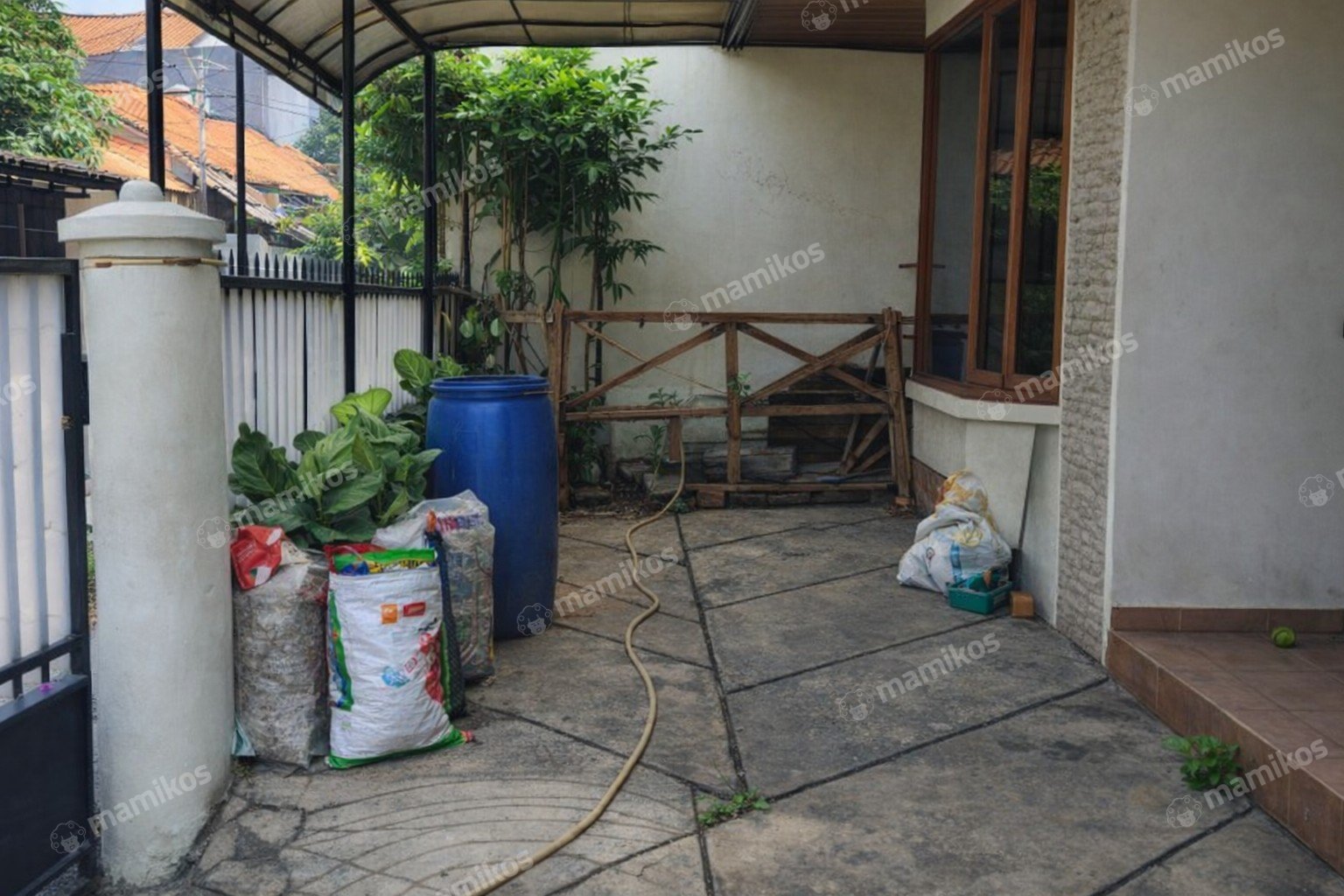 Rumah 3KT 2KM Tomang Jakarta Barat