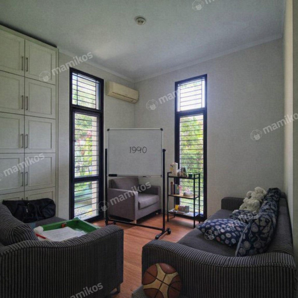 Rumah Sertifikat SHM 3 Kamar Tidur 3 Kamar Mandi Gandaria Jakarta Selatan - Photo 2