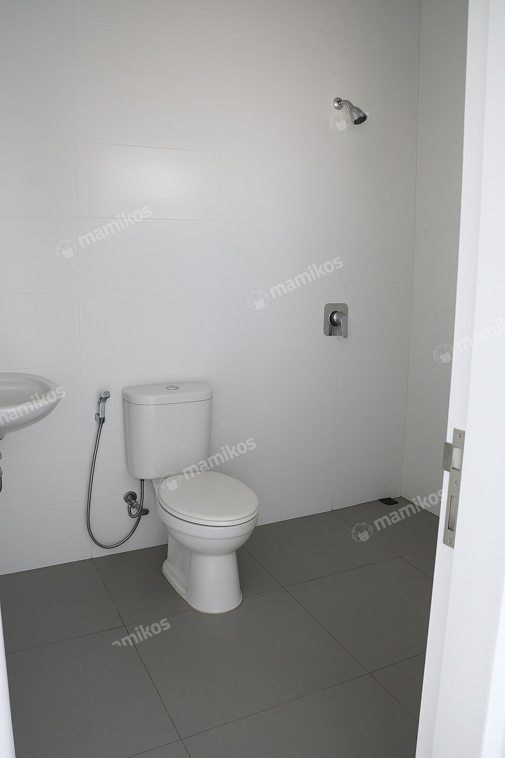 Rumah Sertifikat SHM 4 Kamar Tidur 4 Kamar Mandi Jakarta Garden City Jakarta Timur - Photo 2