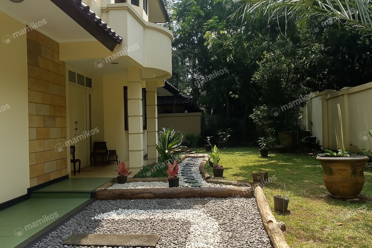 Rumah Sertifikat SHM 7 Kamar Tidur 5 Kamar Mandi Citra Grand Jakarta Timur