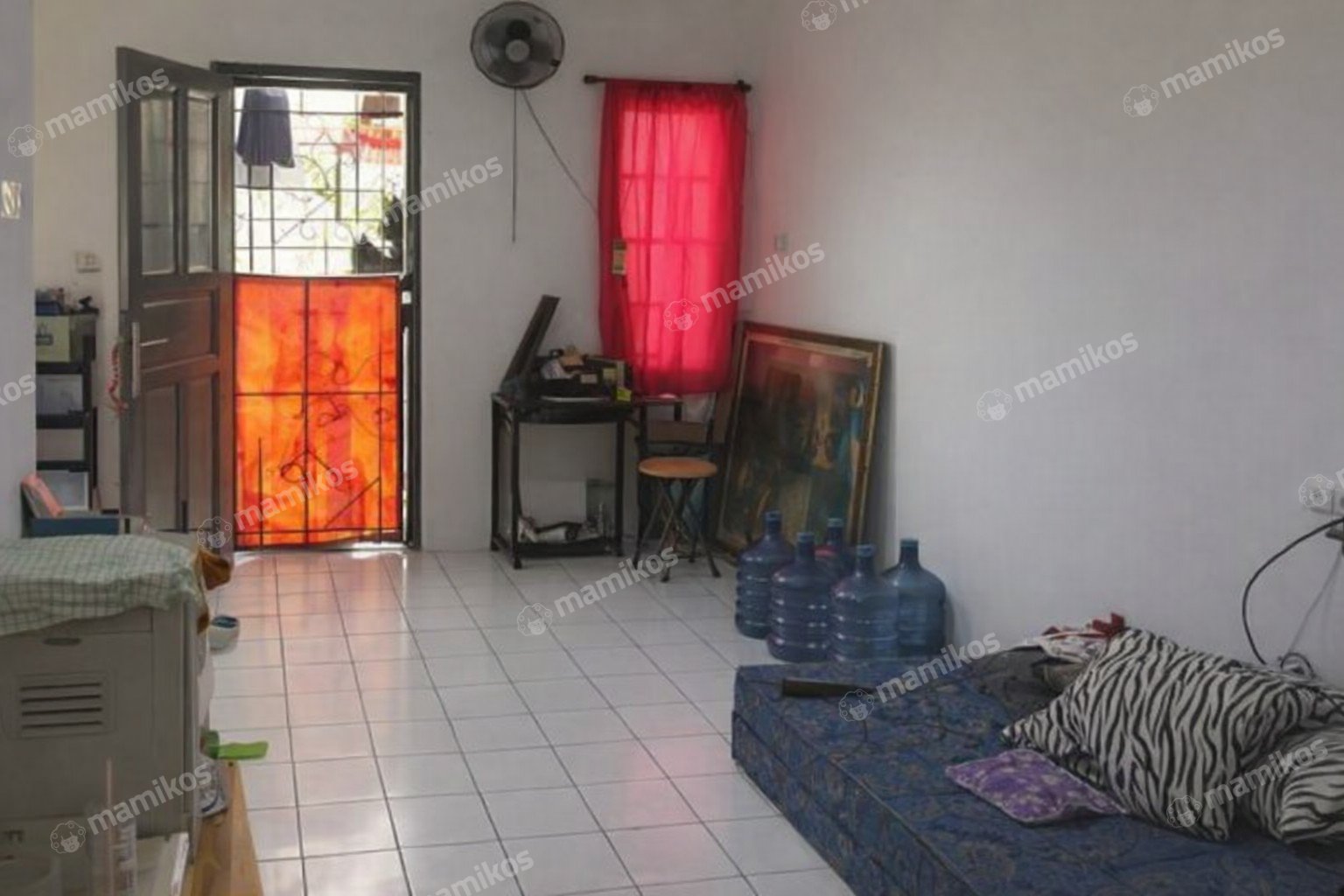 Rumah Sertifikat SHM 4 Kamar Tidur 2 Kamar Mandi Taman Palem Jakarta Barat