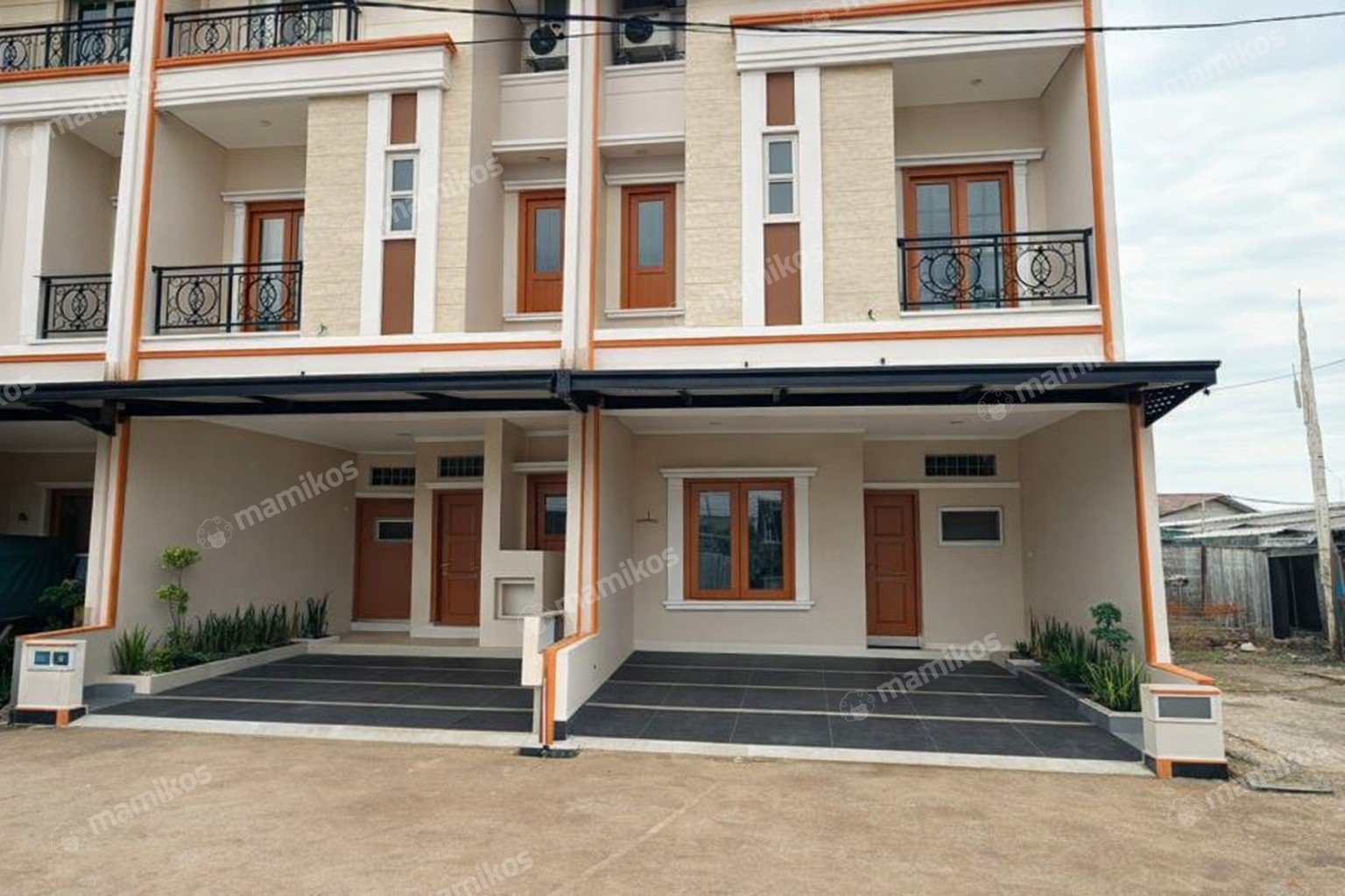 Rumah Sertifikat SHM 3 Kamar Tidur 3 Kamar Mandi Kramat Jati Jakarta Timur