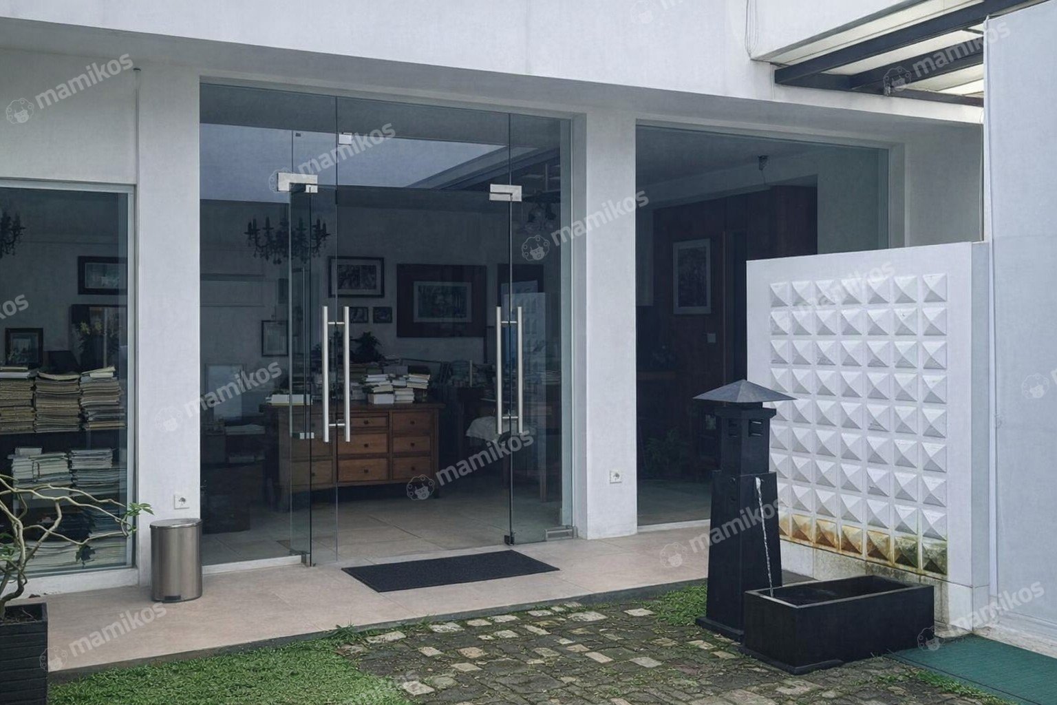 Rumah Sertifikat SHM 4 Kamar Tidur 4 Kamar Mandi Kebon Jeruk Jakarta Barat