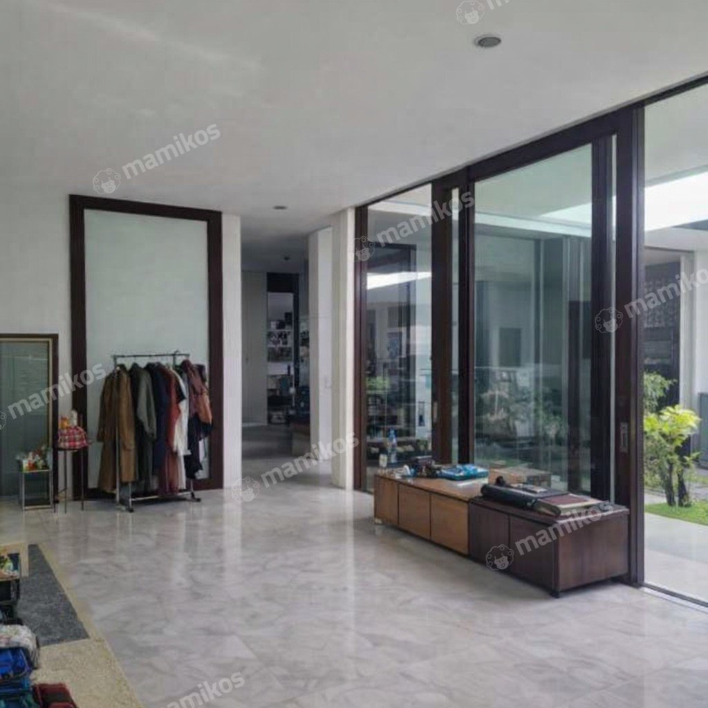 Rumah Sertifikat SHM 4 Kamar Tidur 4 Kamar Mandi Kebon Jeruk Jakarta Barat - Photo 2