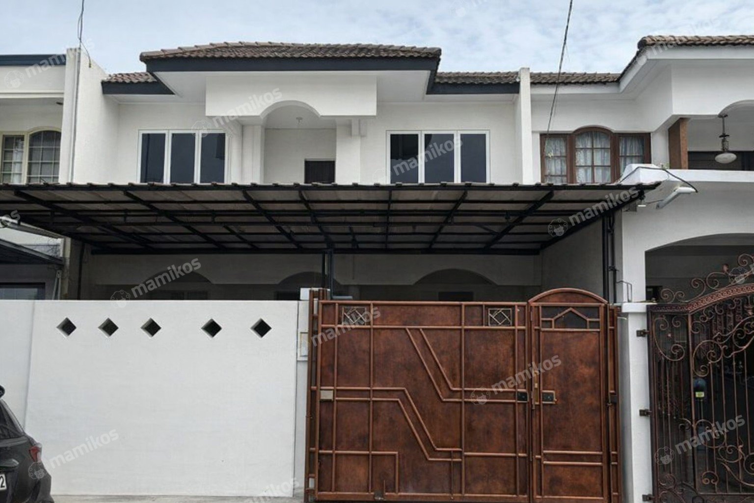 Rumah Sertifikat SHM 4 Kamar Tidur 3 Kamar Mandi Daan Mogot Jakarta Barat