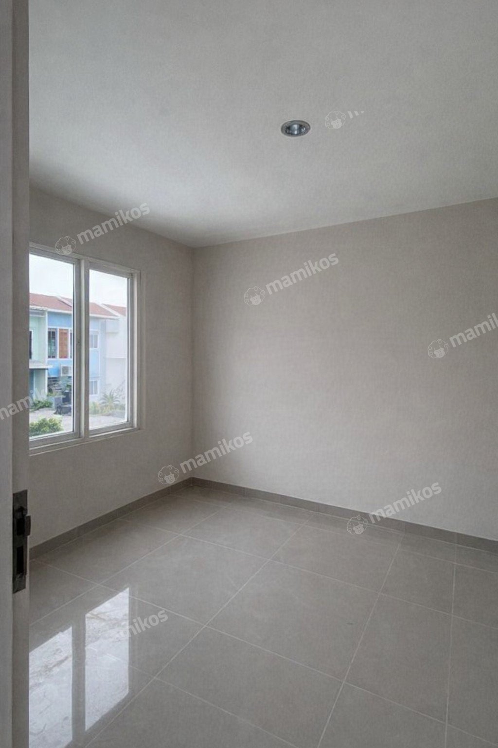Rumah Sertifikat SHM 4 Kamar Tidur 3 Kamar Mandi Daan Mogot Jakarta Barat - Photo 4