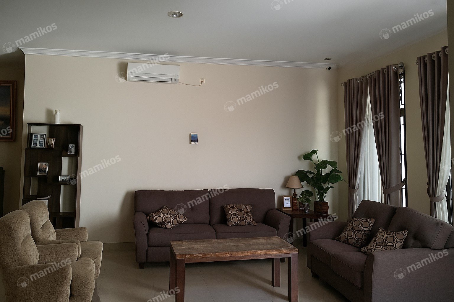 Rumah Sertifikat SHM 6 Kamar Tidur 3 Kamar Mandi Pasar Rebo Jakarta Timur