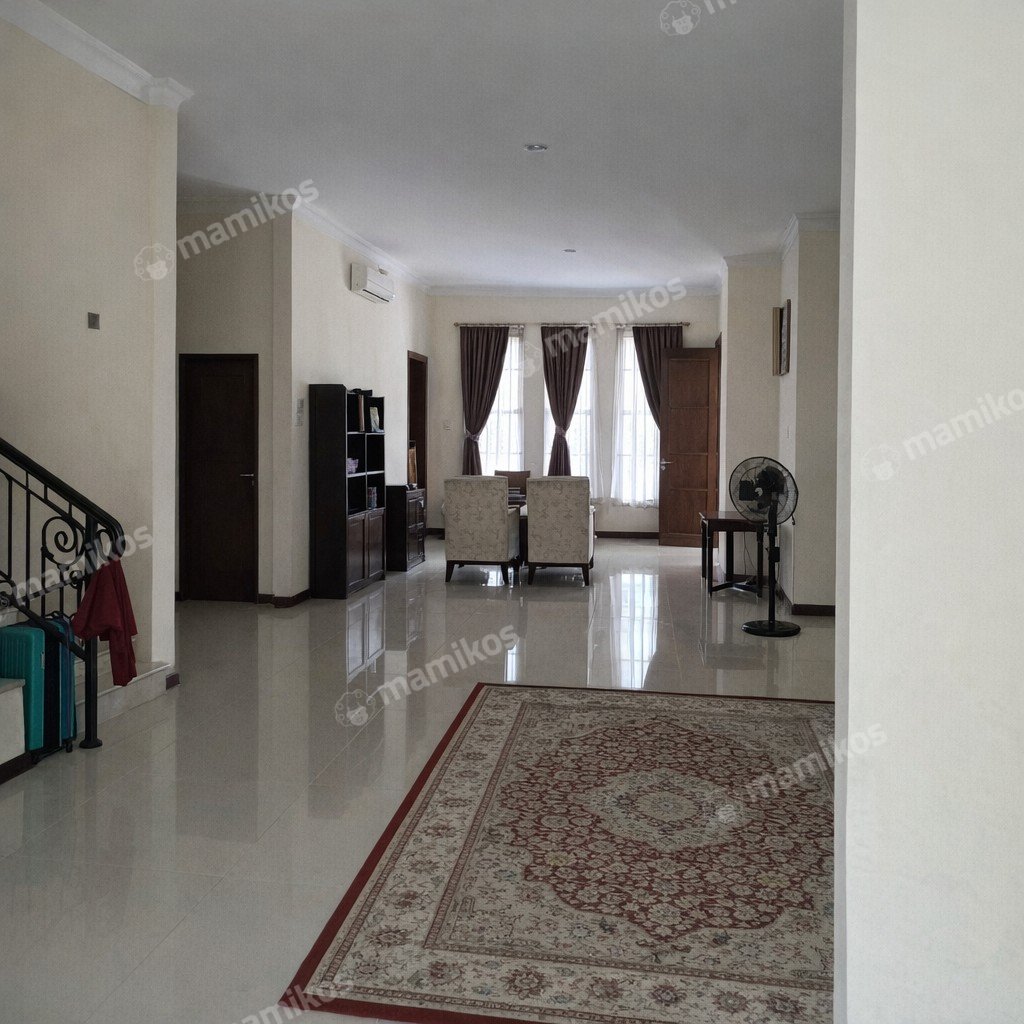 Rumah Sertifikat SHM 6 Kamar Tidur 3 Kamar Mandi Pasar Rebo Jakarta Timur - Photo 2