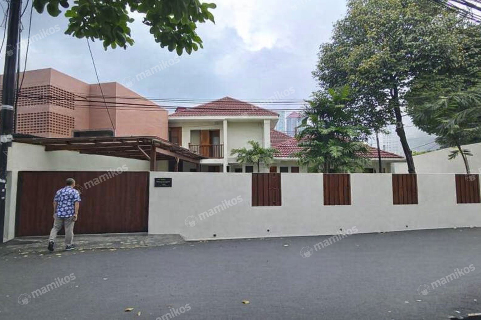 Rumah Sertifikat SHM 4 Kamar Tidur 3 Kamar Mandi Menteng Dalam Jakarta Selatan