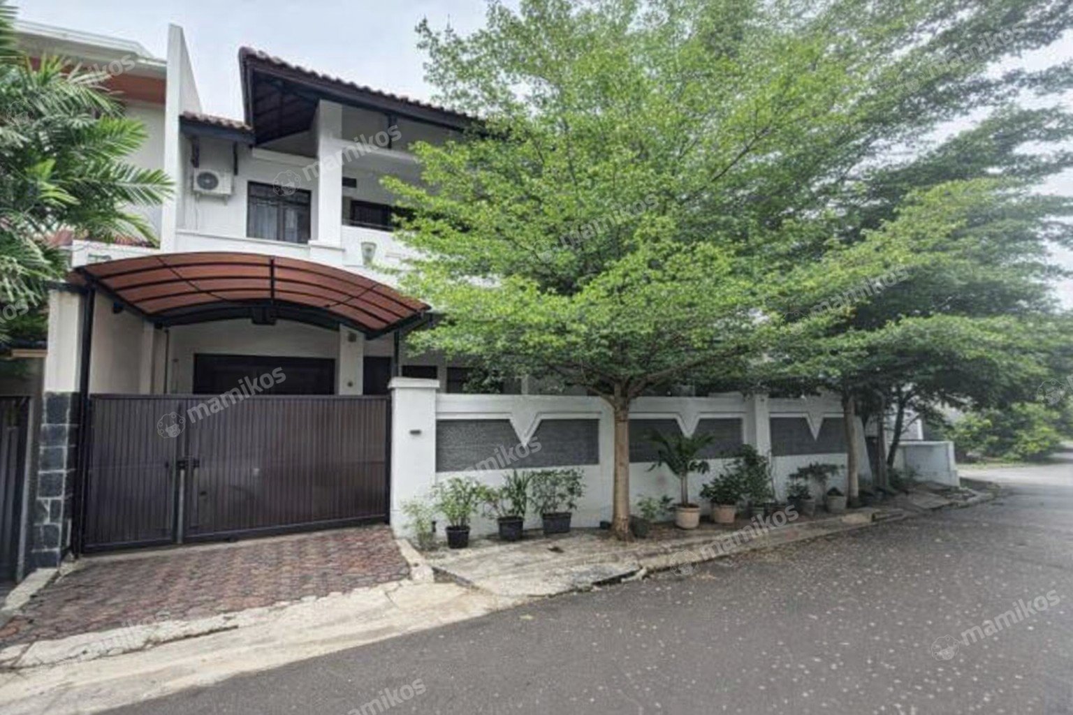 Rumah Sertifikat SHM 6 Kamar Tidur 6 Kamar Mandi Pulomas Jakarta Timur