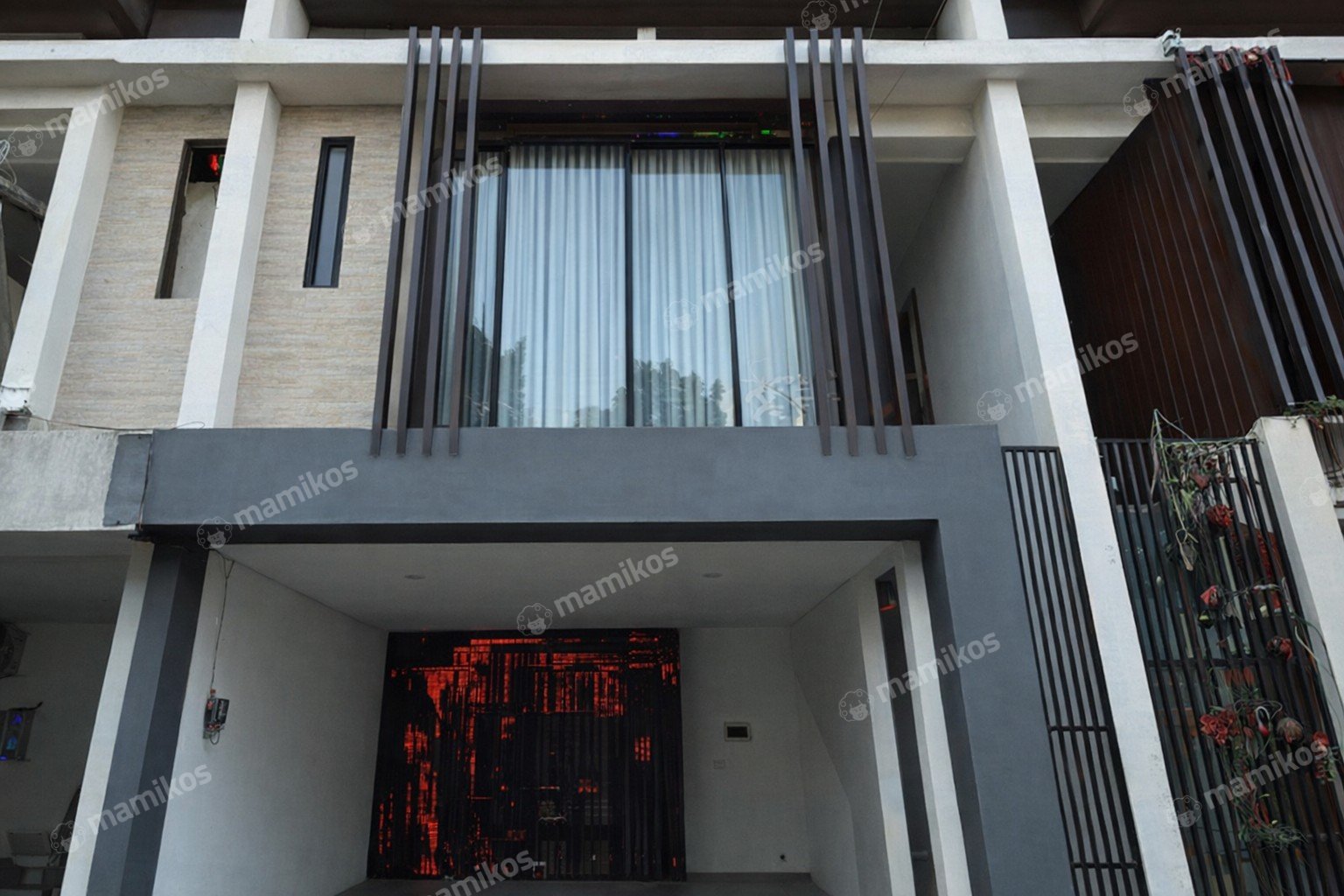Rumah Sertifikat SHM 4 Kamar Tidur 4 Kamar Mandi Kemang Jakarta Selatan
