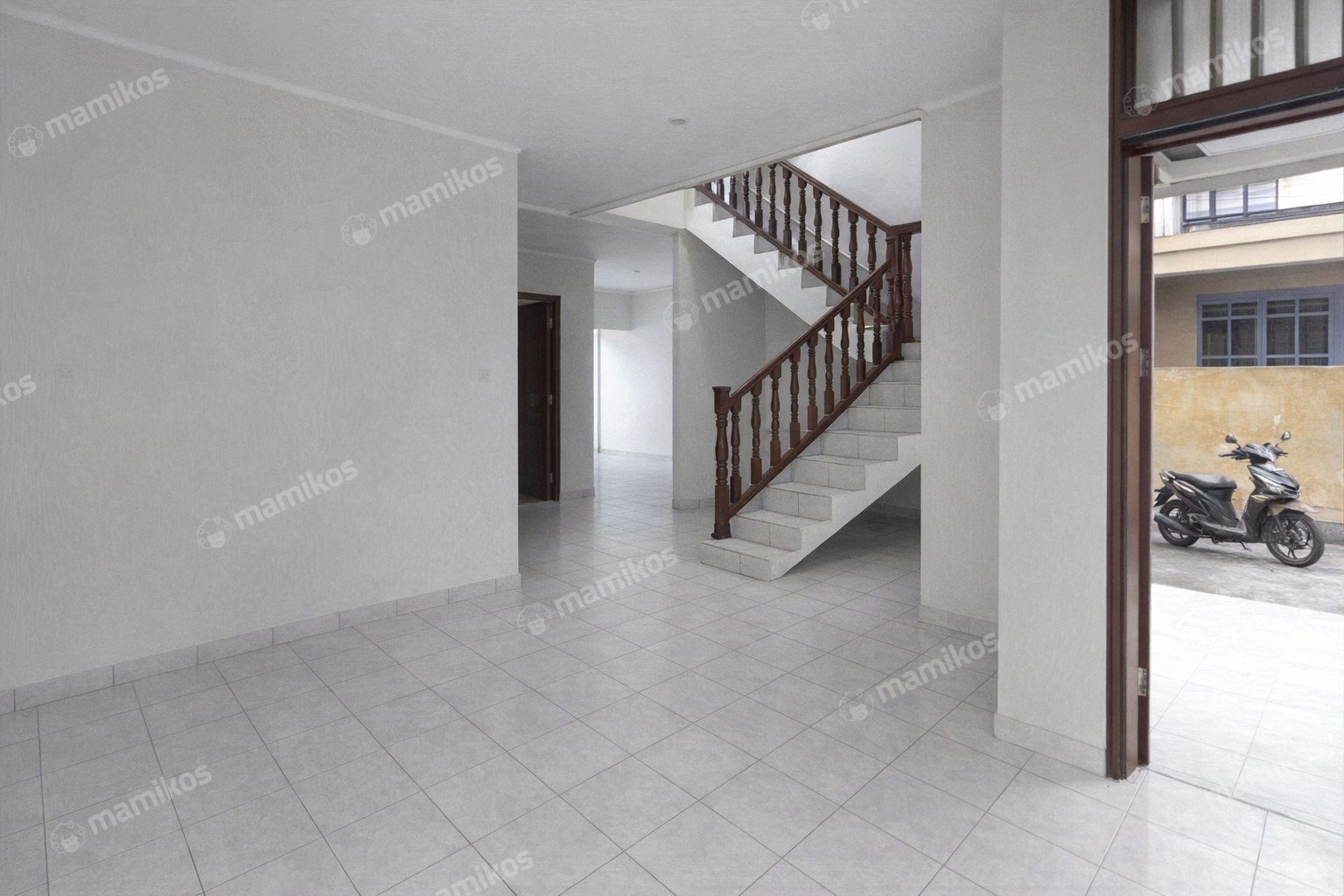 Rumah Sertifikat SHM 5 Kamar Tidur 3 Kamar Mandi Kelapa Gading Jakarta Utara - Photo 5