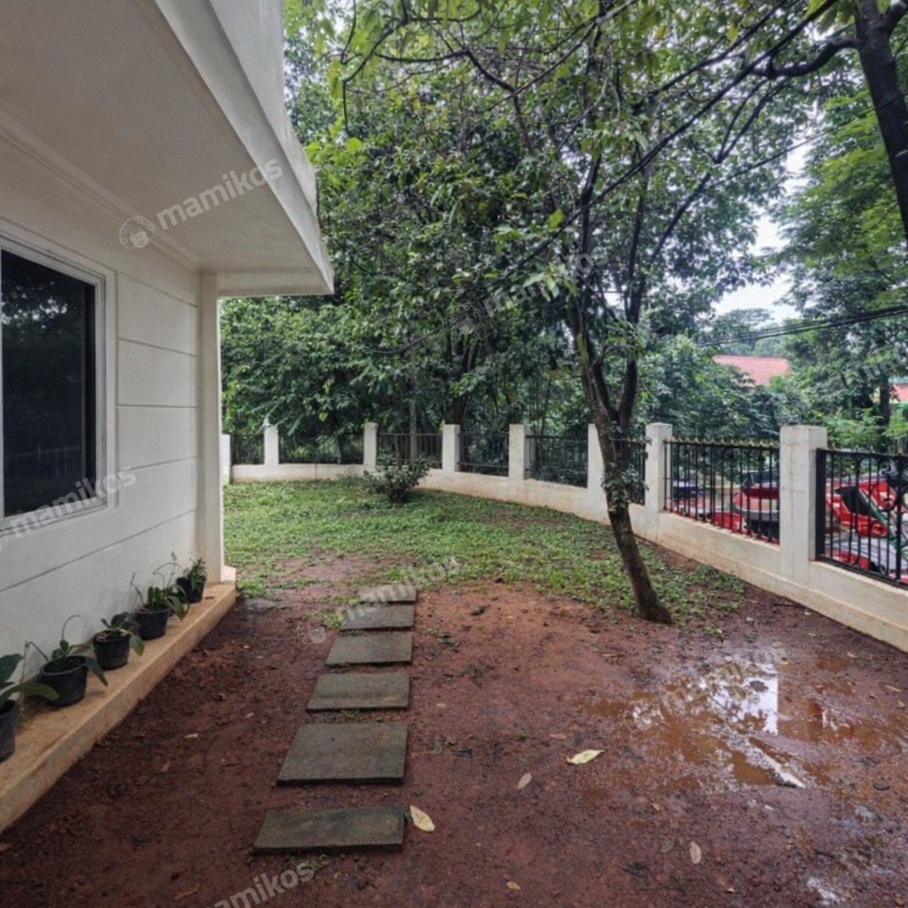 Rumah Sertifikat SHM 9 Kamar Tidur 2 Kamar Mandi Kebayoran Baru Jakarta Selatan - Photo 2