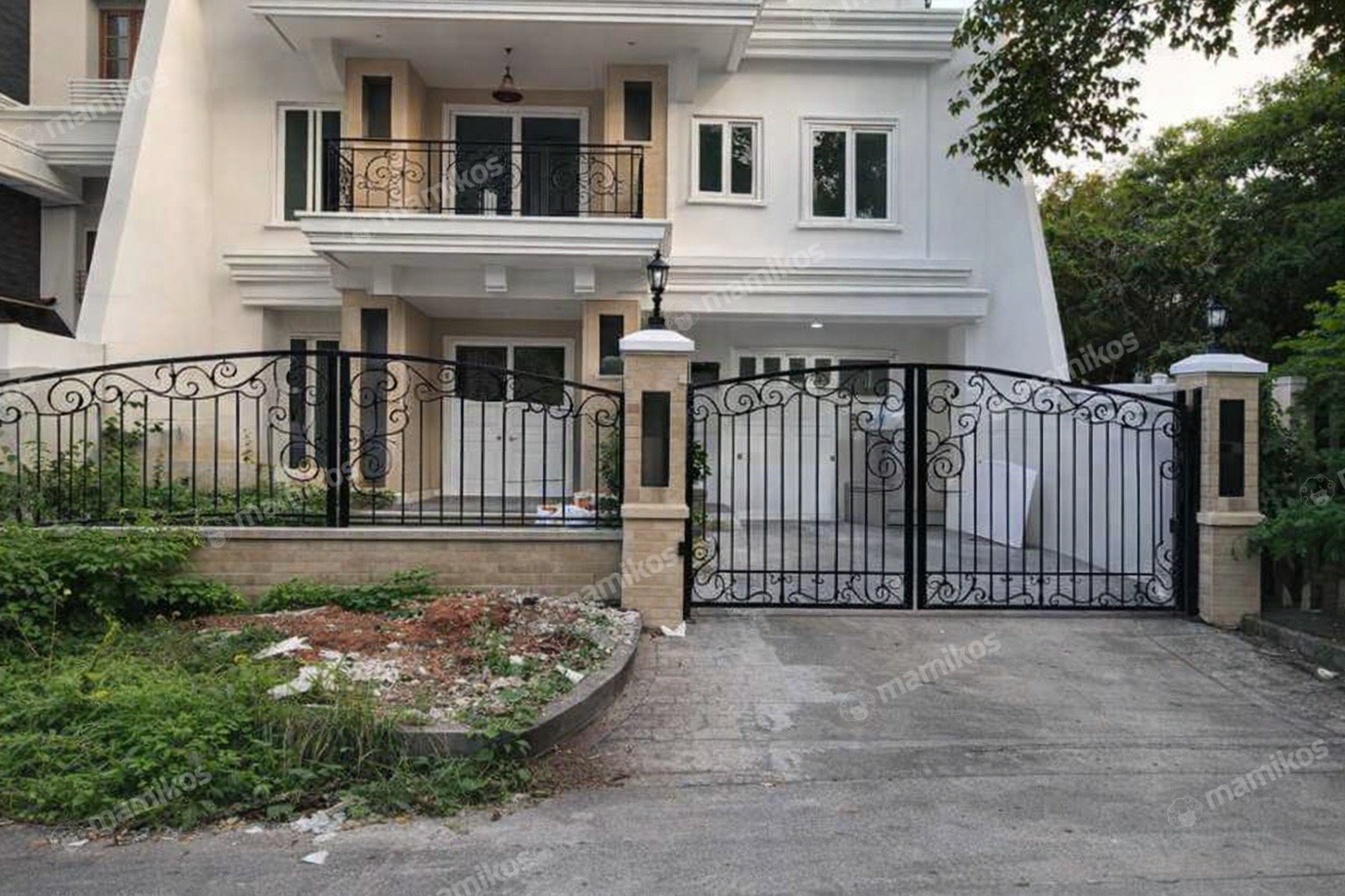 Rumah Sertifikat SHM 6 Kamar Tidur 5 Kamar Mandi Puri Indah Jakarta Barat
