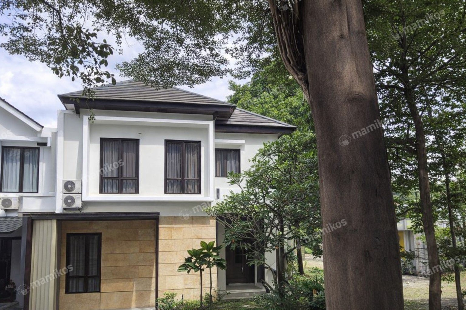 Rumah Sertifikat SHM 6 Kamar Tidur 5 Kamar Mandi Citra Grand Jakarta Timur