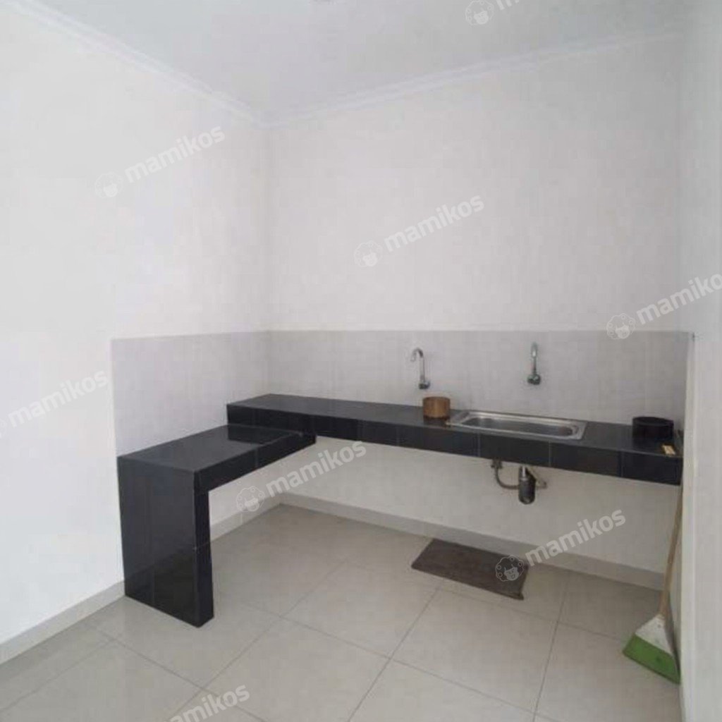 Rumah Sertifikat SHM 3 Kamar Tidur 2 Kamar Mandi Green Lake City Jakarta Barat - Photo 5