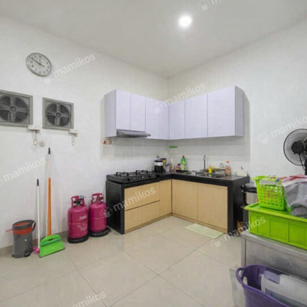 Rumah Sertifikat SHM 4 Kamar Tidur 3 Kamar Mandi Taman Ratu Jakarta Barat - Photo 3
