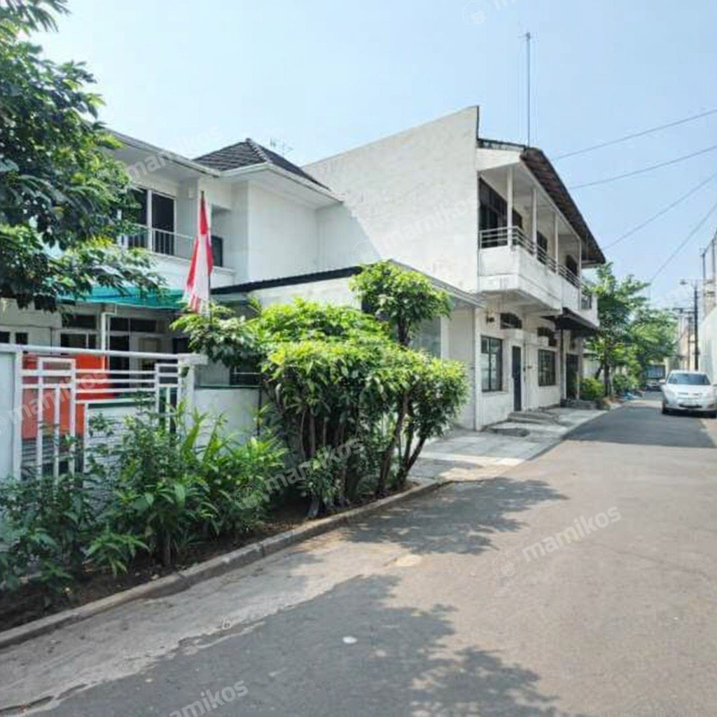 Rumah Sertifikat SHM 5 Kamar Tidur 5 Kamar Mandi Duren Sawit Jakarta Timur - Photo 3