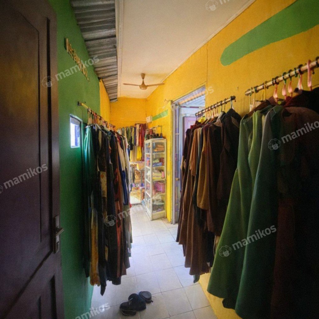 Rumah 4 Kamar Tidur 4 Kamar Mandi Jatinegara Jakarta Timur - Photo 2