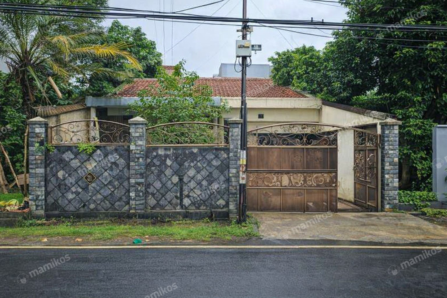 Rumah Sertifikat SHM 3 Kamar Tidur 2 Kamar Mandi Kav DKI Jakarta Barat
