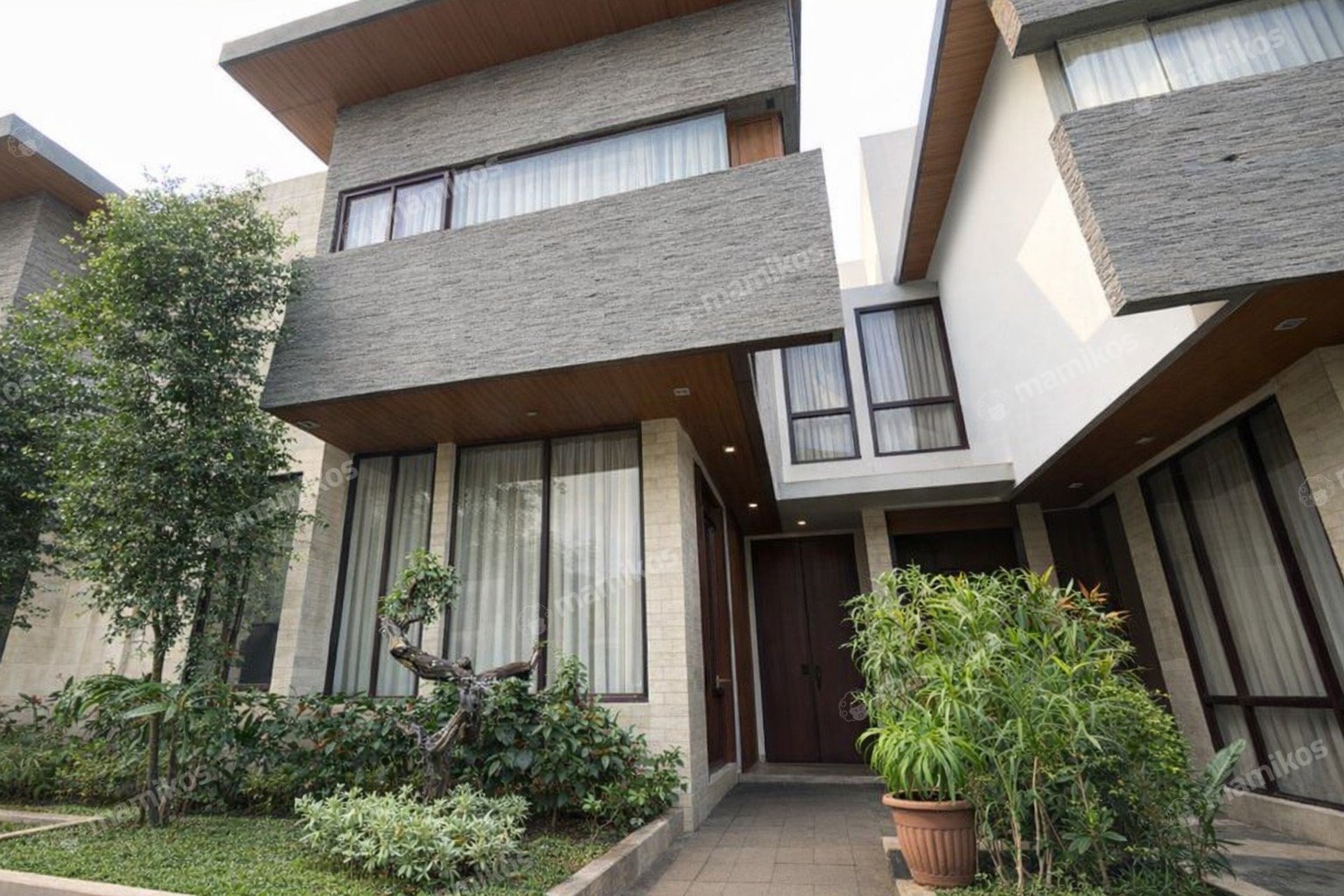 Rumah Sertifikat SHM 4 Kamar Tidur 3 Kamar Mandi Kemang Jakarta Selatan