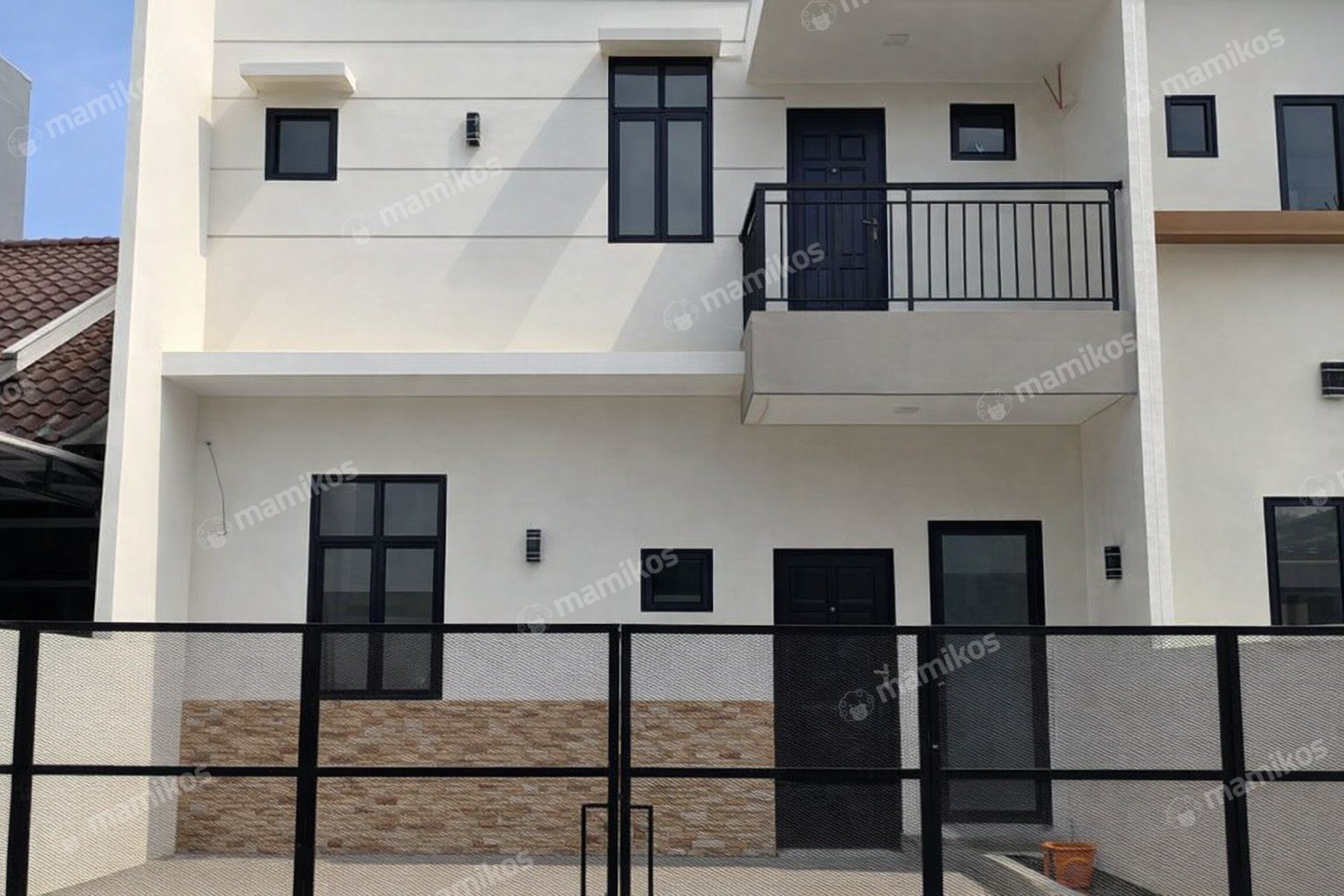 Rumah Sertifikat SHM 3 Kamar Tidur 3 Kamar Mandi Metland Puri Jakarta Barat