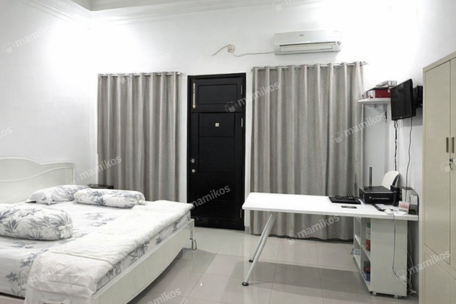 Rumah Sertifikat SHM 4 Kamar Tidur 4 Kamar Mandi Tomang Jakarta Barat