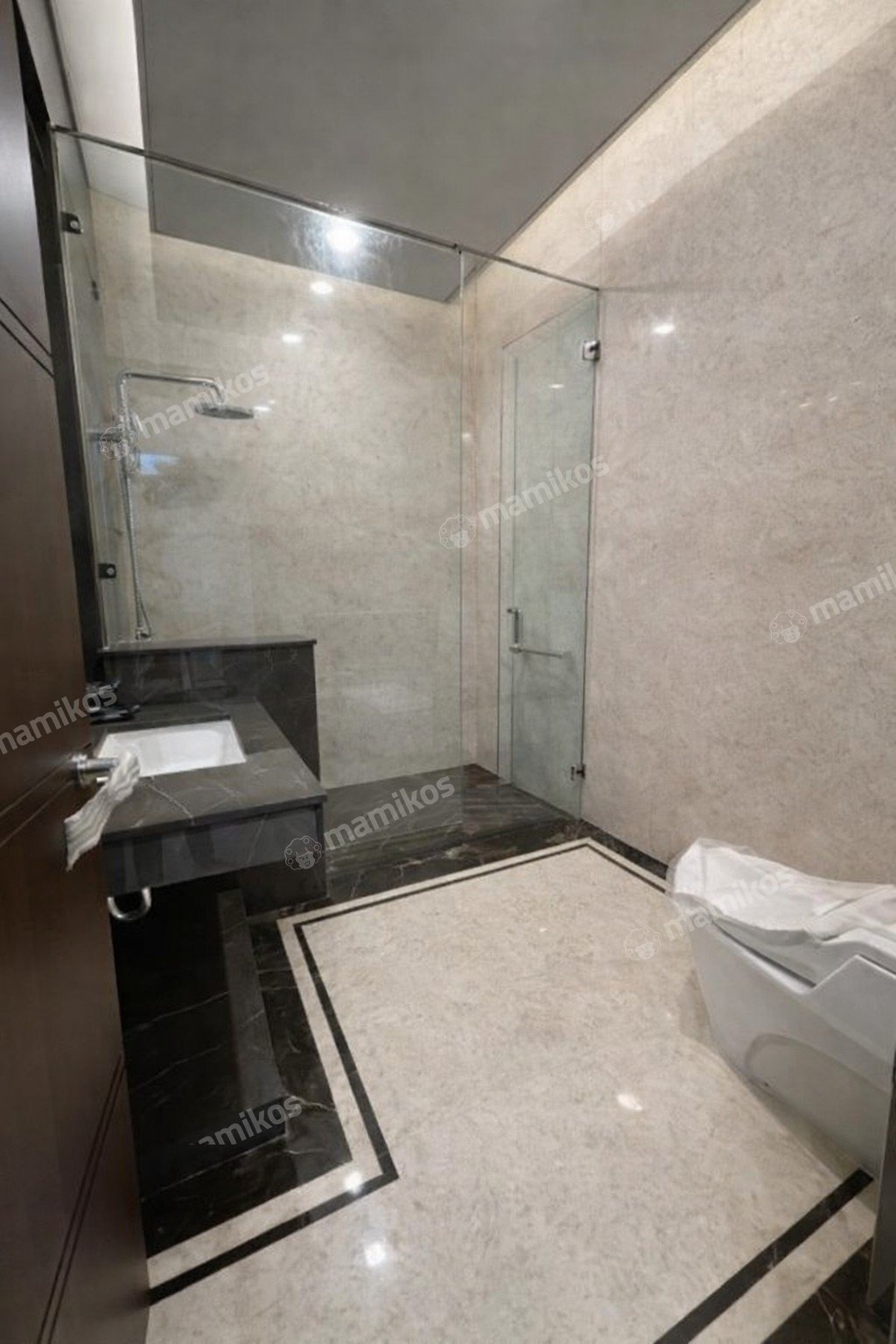 Rumah 5 Kamar Tidur 4 Kamar Mandi 3 Lantai Pantai Indah Kapuk Jakarta Utara - Photo 3