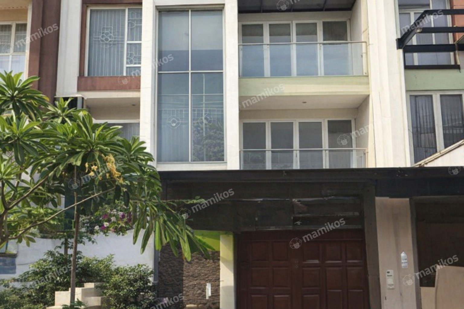 Rumah Sertifikat SHM 3 Kamar Tidur 3 Kamar Mandi Citra Garden Jakarta Barat