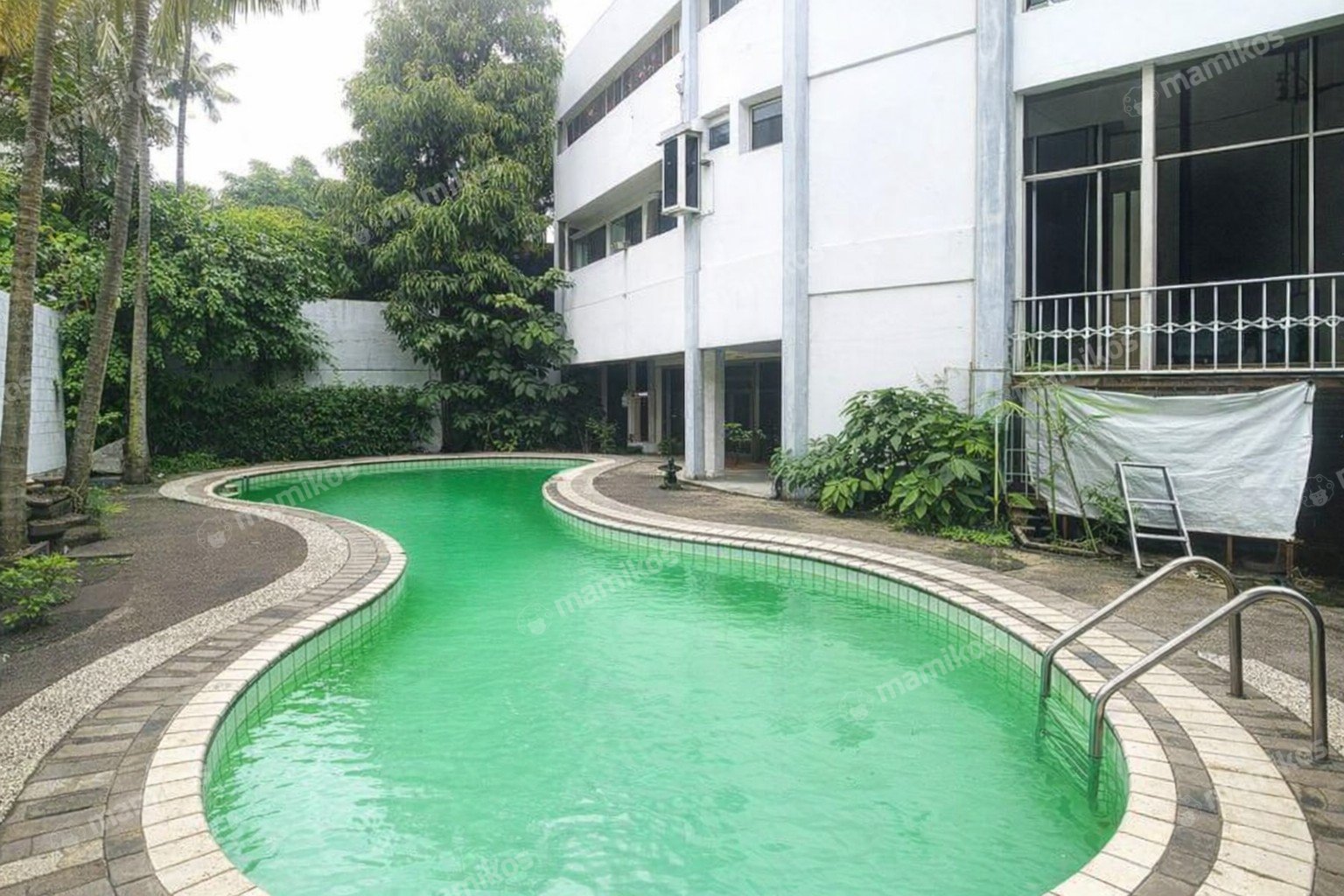 Rumah Sertifikat SHM 8 Kamar Tidur 8 Kamar Mandi Cipete Jakarta Selatan