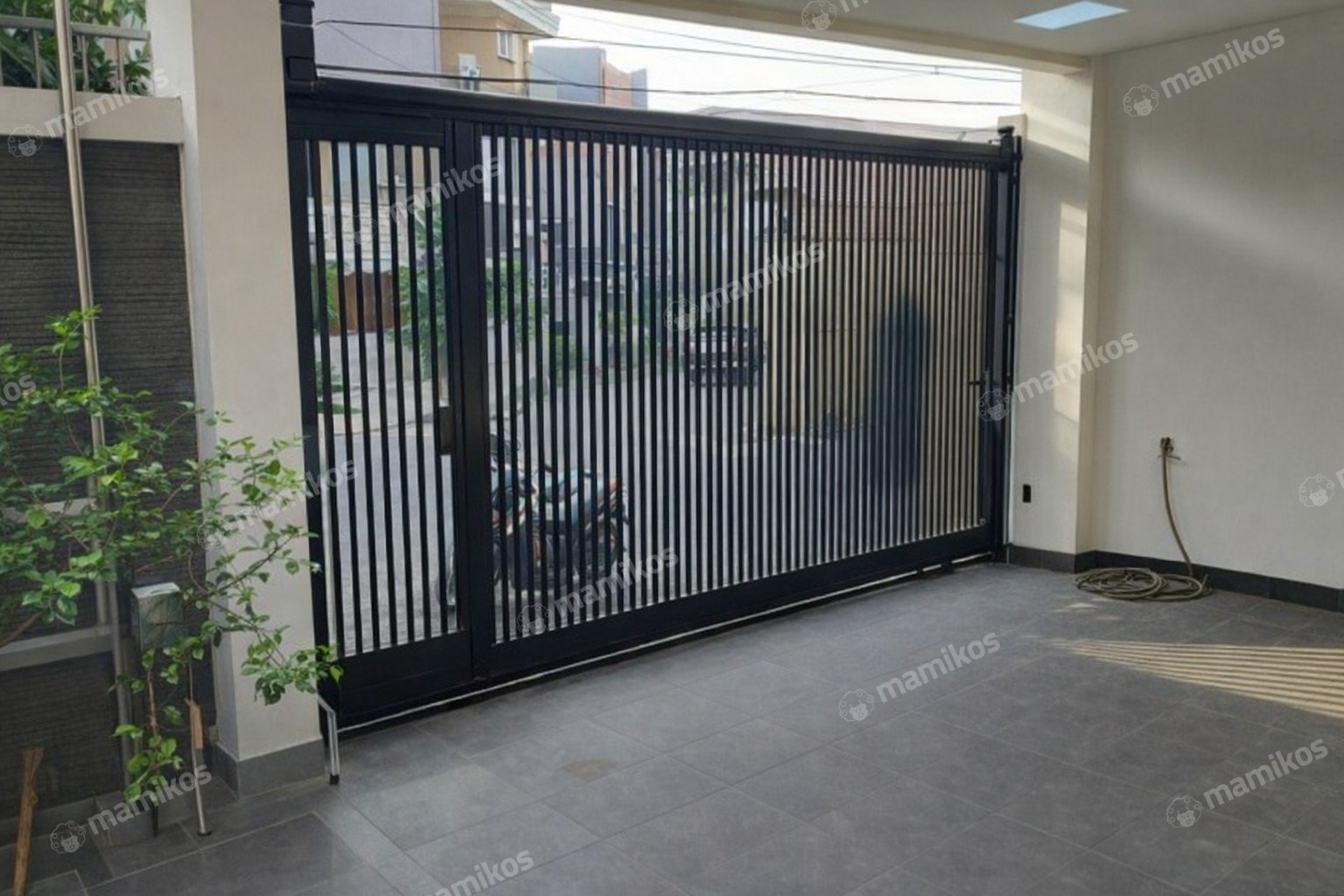 Rumah Sertifikat SHM 5 Kamar Tidur 4 Kamar Mandi Green garden Jakarta Barat