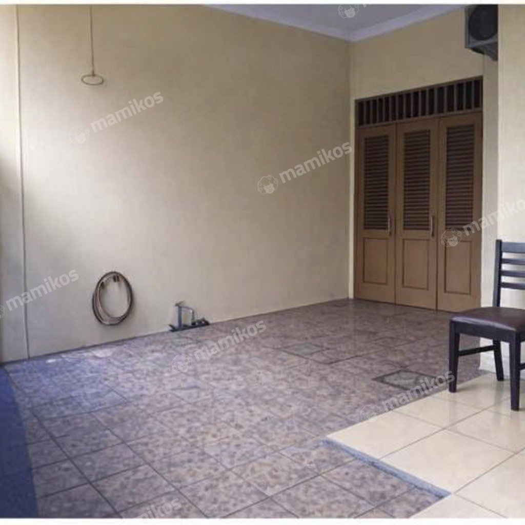 Rumah 2 Kamar Tidur 1 Kamar Mandi 1 Lantai Duren Sawit Jakarta Timur - Photo 2