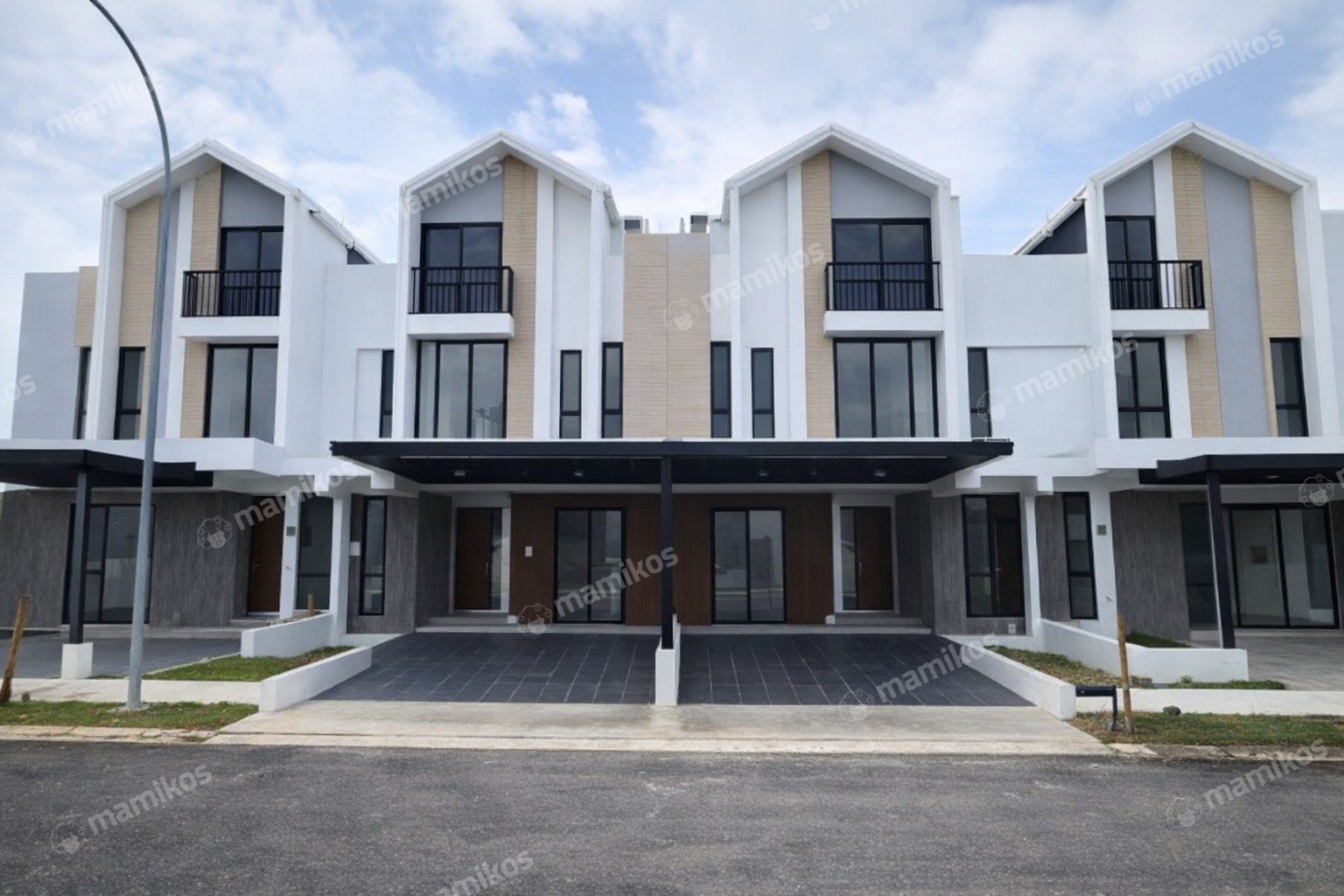 Rumah Sertifikat HGB 5 Kamar Tidur 4 Kamar Mandi Jakarta Garden City Jakarta Timur - Photo 3