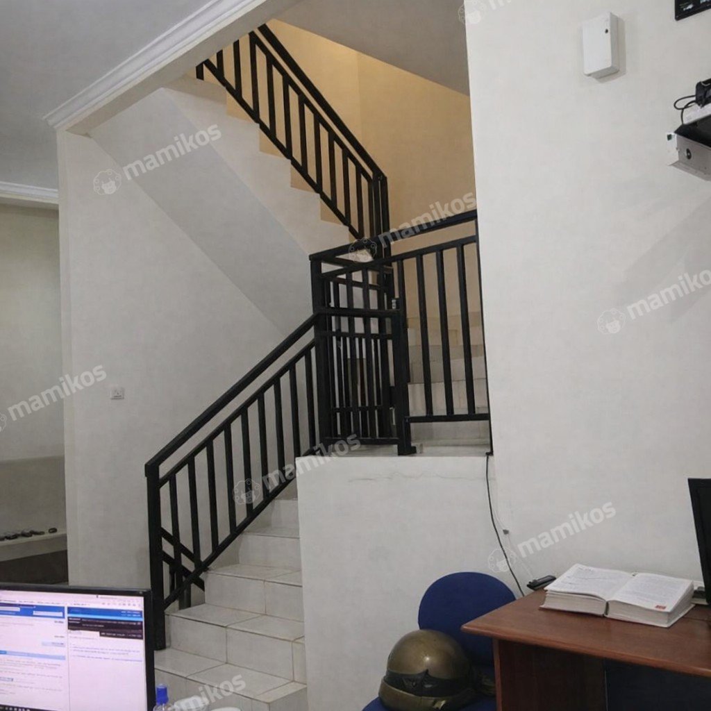 Rumah Sertifikat HGB 3 Kamar Tidur 3 Kamar Mandi Tanjung Duren Jakarta Barat - Photo 2